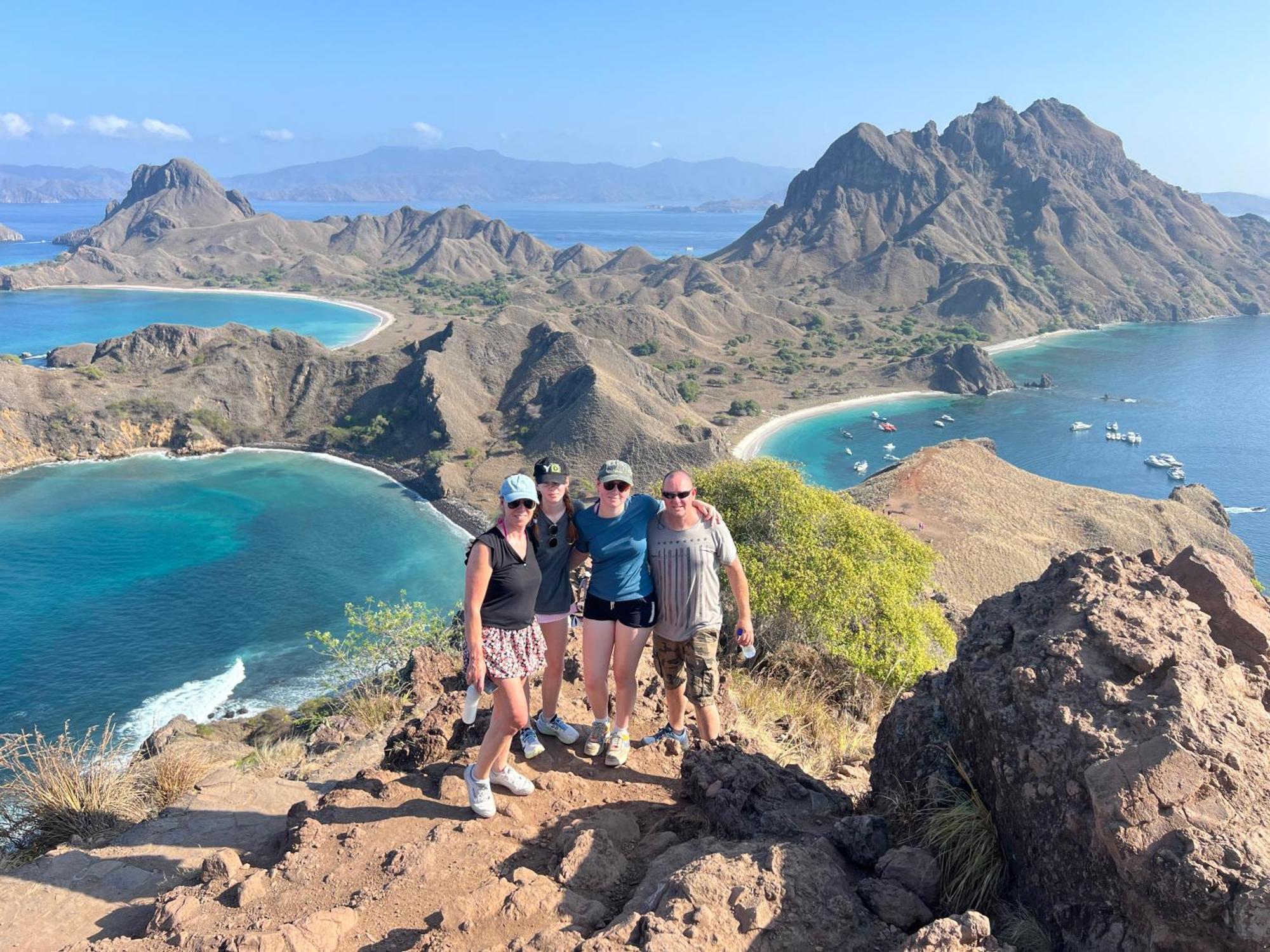 Jhuna Komodo Homestay ภายนอก รูปภาพ