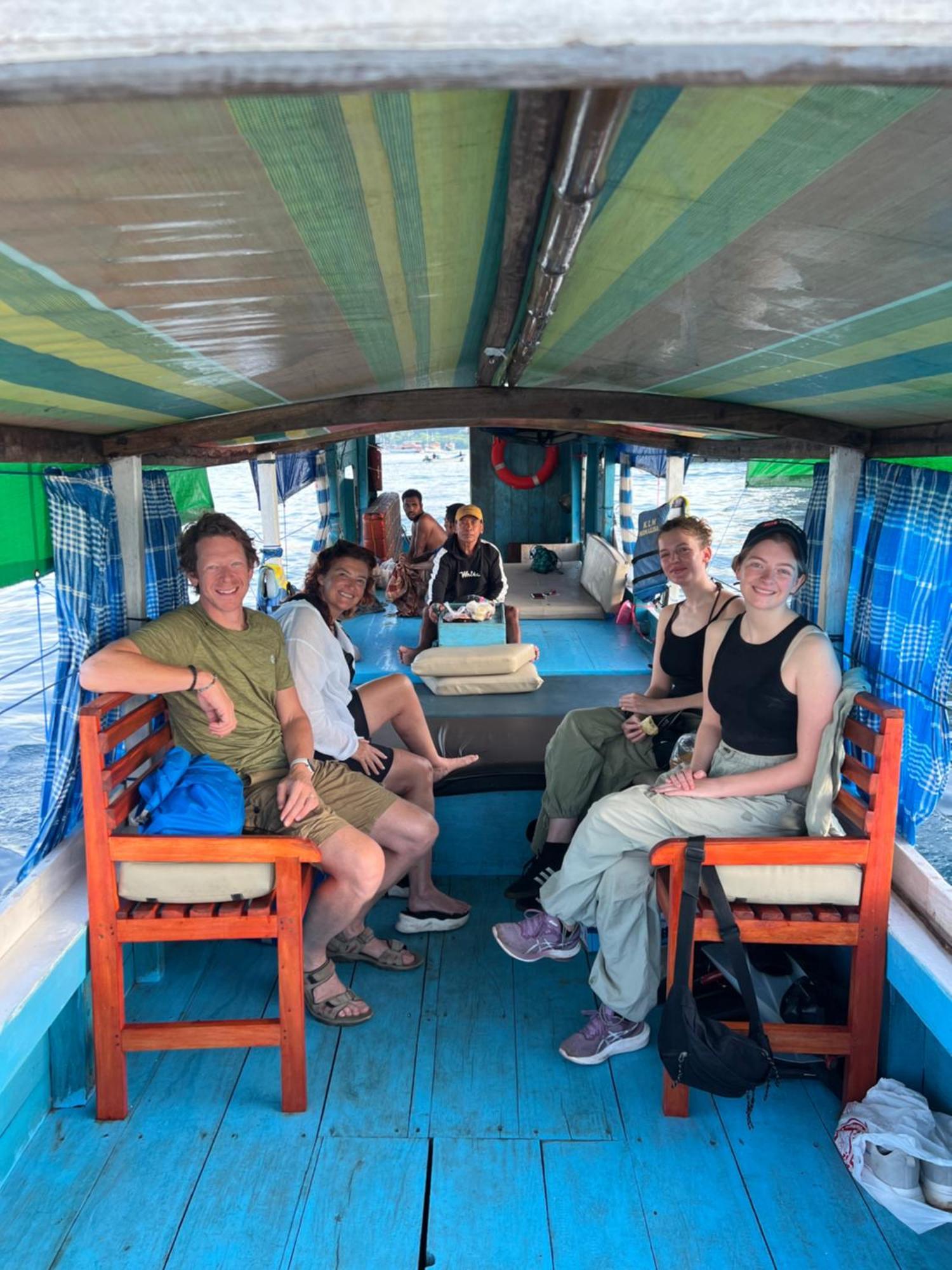 Jhuna Komodo Homestay ภายนอก รูปภาพ